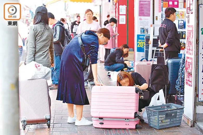 內地人從事香港貨物代購似有反向迹象。.jpg