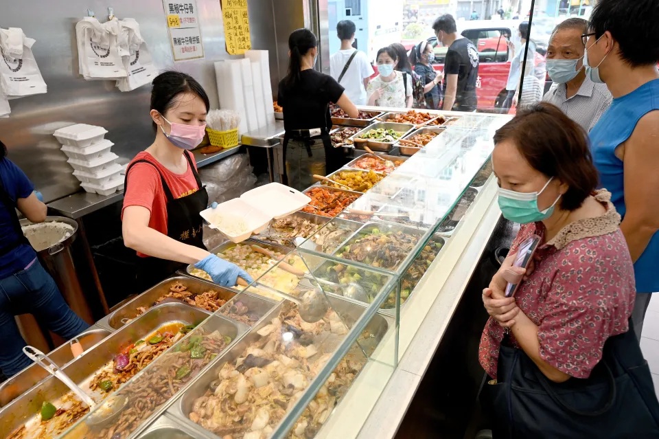 一線旺區已陸續湧現兩餸飯店插旗，早前再有一間兩餸飯店以11萬元月租，進駐波斯富街96.jpg