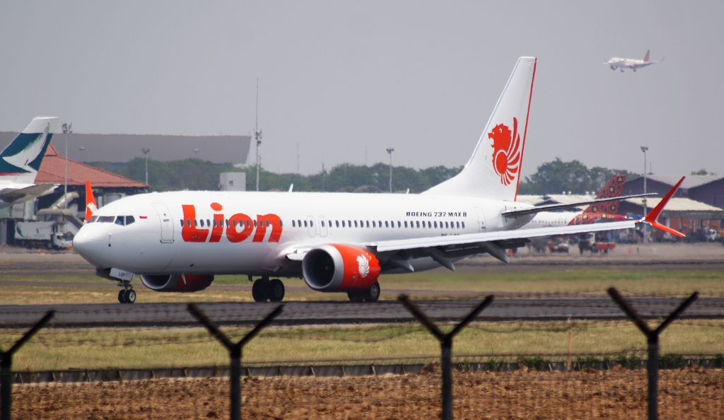 Lion_Air_Boeing_737-MAX8;_@CGK_2018_(31333957778).jpg