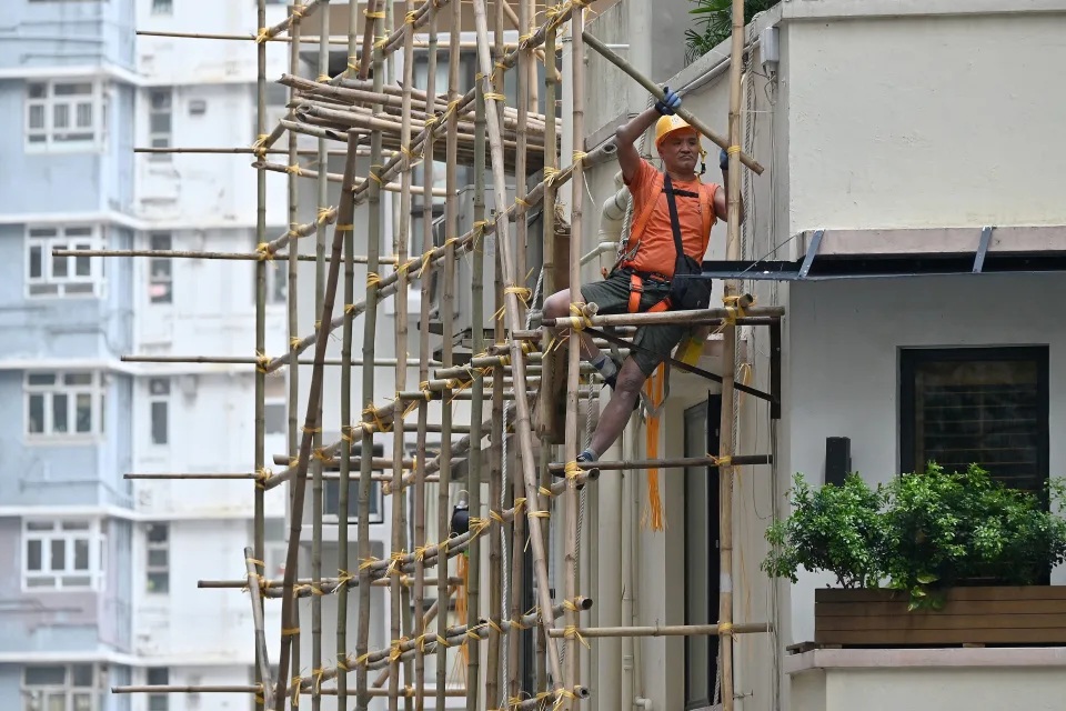 勞工處首度發出黃色工作暑熱警告 提醒僱主僱員採取措施防中暑.jpg