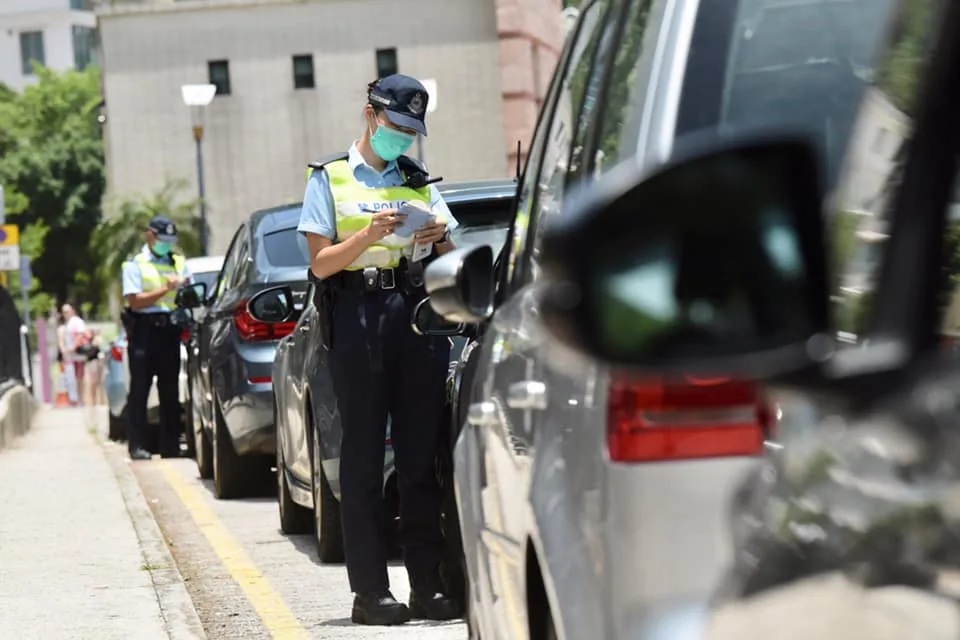 香港警務處開支數字顯示，警方 2023 年就違例泊車發出的定額罰款通知書超過 300 萬張。.jpg.jpg