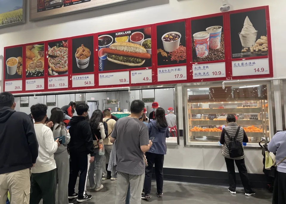 4 深圳Costco的小食部，也成為港人打卡對象.jpg