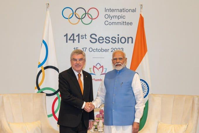 Thomas Bach with Narender Modi.jpg