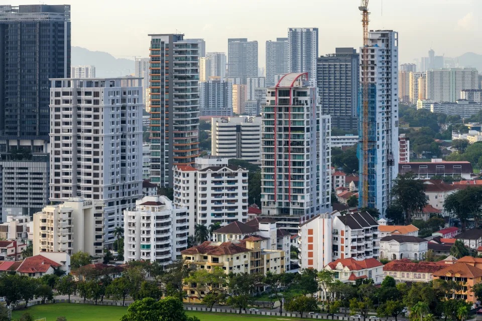 2 馬來西亞樓較香港平一大截，雖然當地樓價屢創新高，但全國住宅平均樓價僅46.56萬令吉（約76.82萬港元）。.jpg.jpg