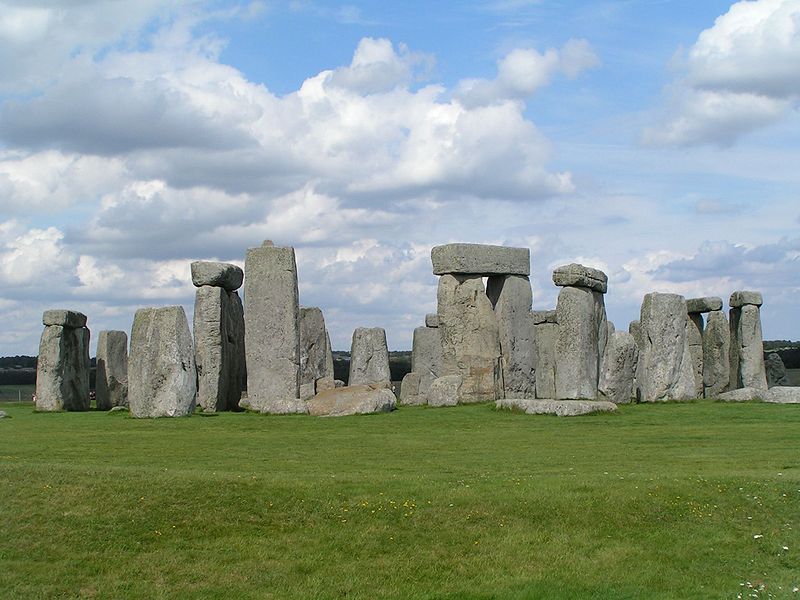 800px-Stonehenge_Total.jpg