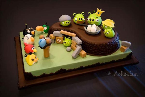 angry-birds-birthday-cake.jpg