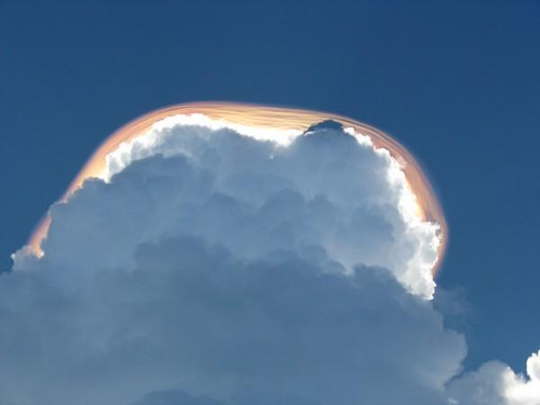 cumulonimbus_pileus_.jpg