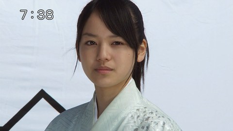 夏居瑠奈.jpg