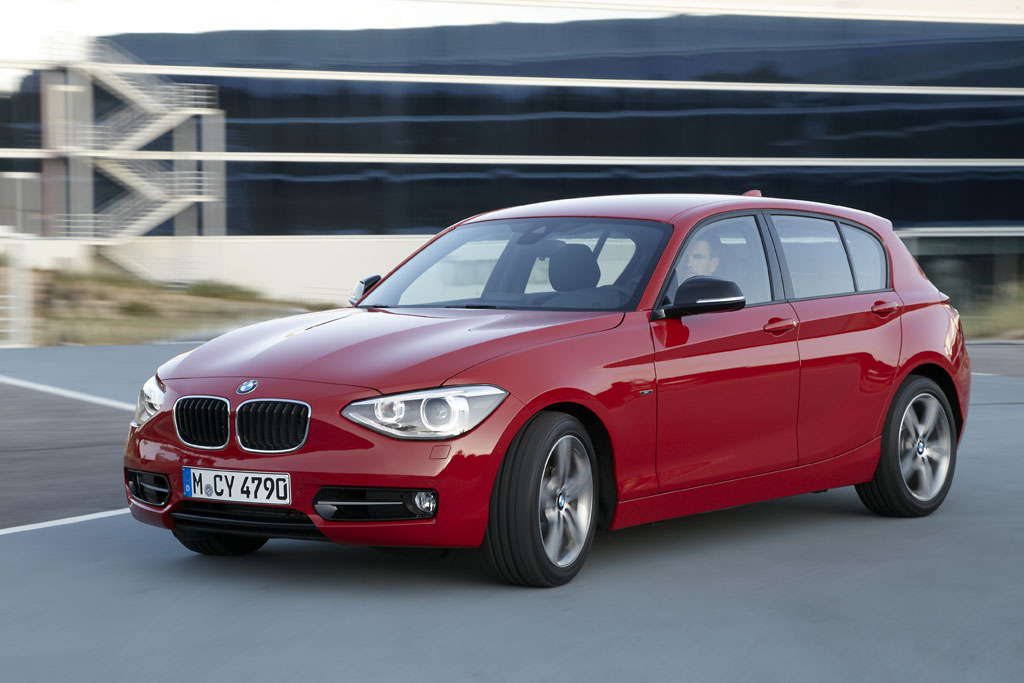 2012-BMW-1-Series-5-door-32.jpg