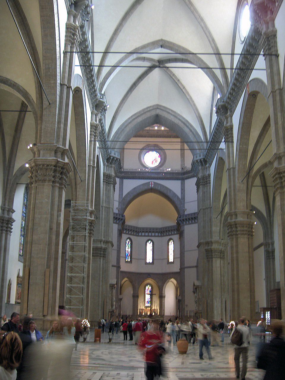 Firenze_Duomo_nave.jpg