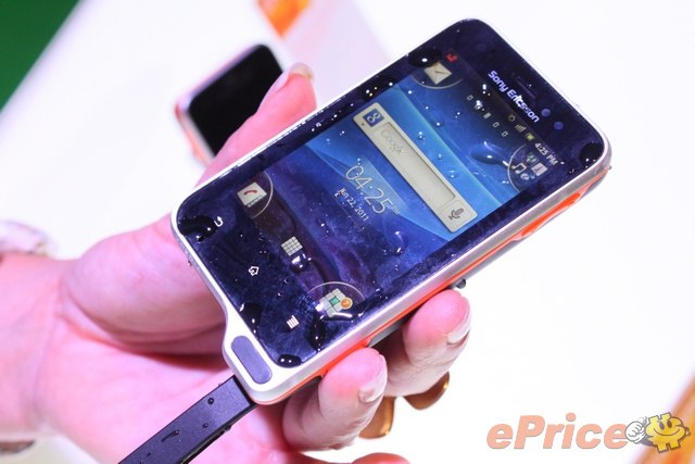 Sony Ericsson Xperia active (防水).jpg
