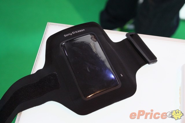Sony Ericsson Xperia active (運動型手臂套).jpg