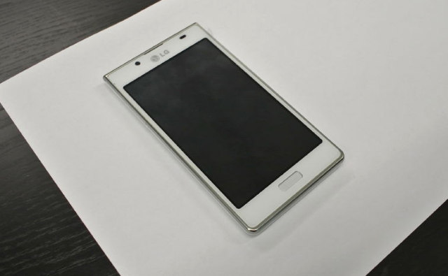 hichong_1_LG-P720-Optimus-3D-MAX_18e3a376511add3618819188c66a3aae.jpg