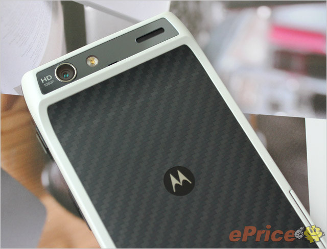 hichong_3_Motorola-XT910-RAZR_9e4d57dbd2b687f241fb9f443d5368f8.jpg
