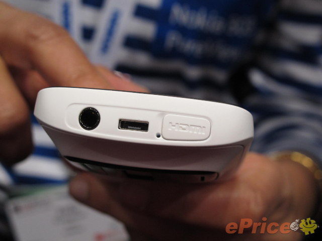 keithyim_3_Nokia-808-Pureview_c5a18c354e189de65eff22044dd80bcb.jpg