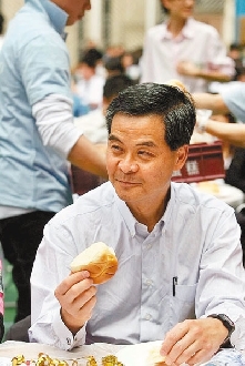 梁振英2.jpg