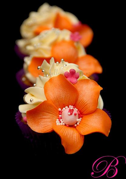 Amazing-Orange-Flower-Sugar-Art-Cupcakes.jpg