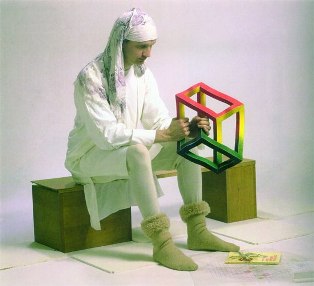 Escher作品1真人.jpg