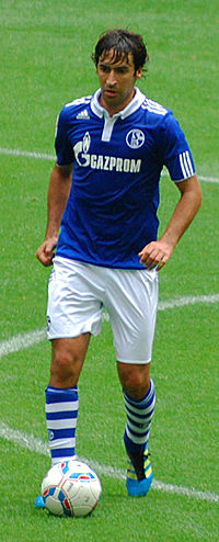 200px-Raul_Gonzalez_Blanco_Schalke.jpg