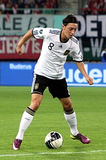 220px-Mesut_Özil,_Germany_national_football_team_(04).jpg