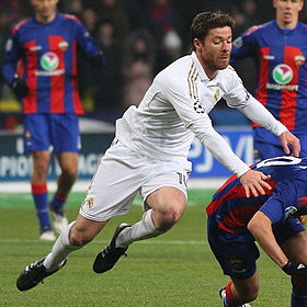 280px-Xabi_Alonso_48609.jpg