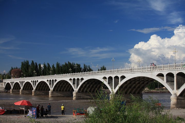 伊犁大橋.jpg