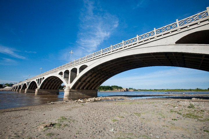 伊犁大橋.jpg