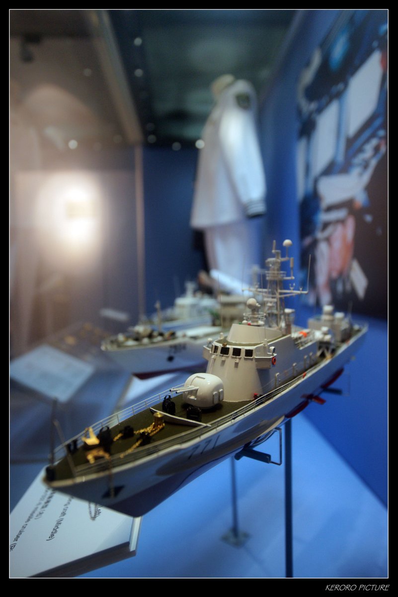CN09964-001.jpg