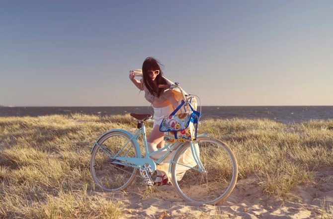 autumn-beach-bike-girl-sea-Favim.com-97987.jpg