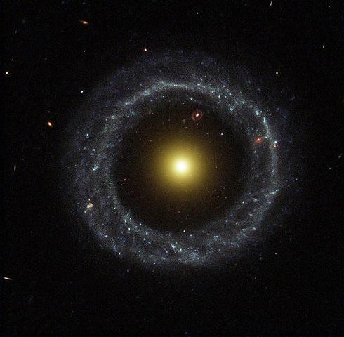 612px-Hoag\'s_object.jpg