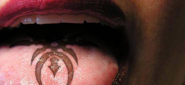 tongue-tatto02.jpg