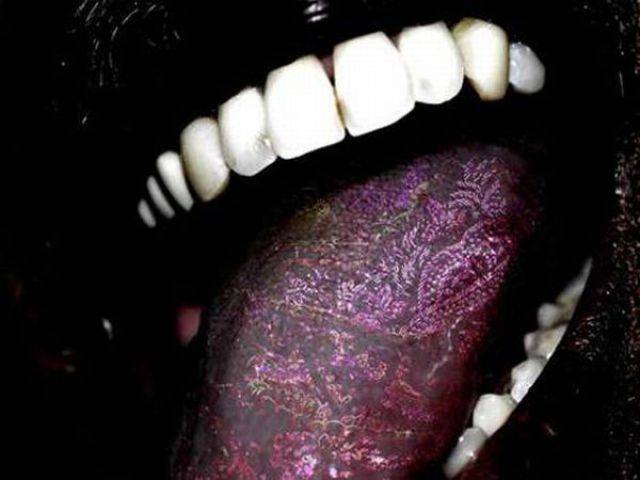 tongue-tatto13.jpg