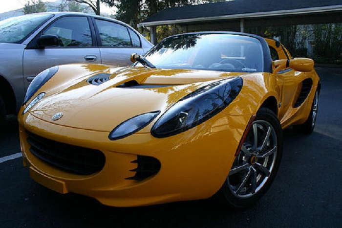 The Lotus Elise.jpg