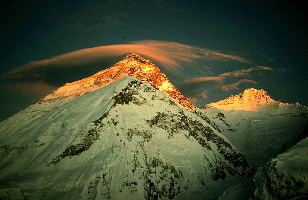 1024px-Everest_-_Polish_International_Mt_Everest_expedition_99.jpg