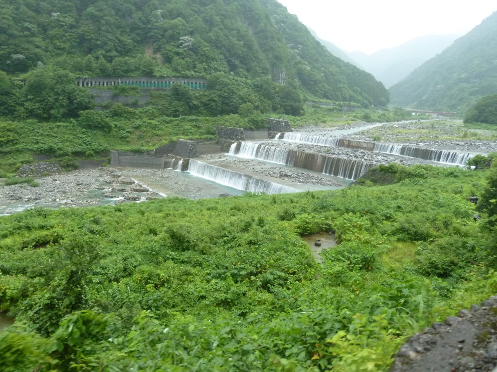 立山站附近水坝