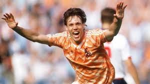 86 Marco van Basten (2).jpg