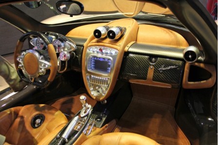 2011-pagani-huayra-9.jpg