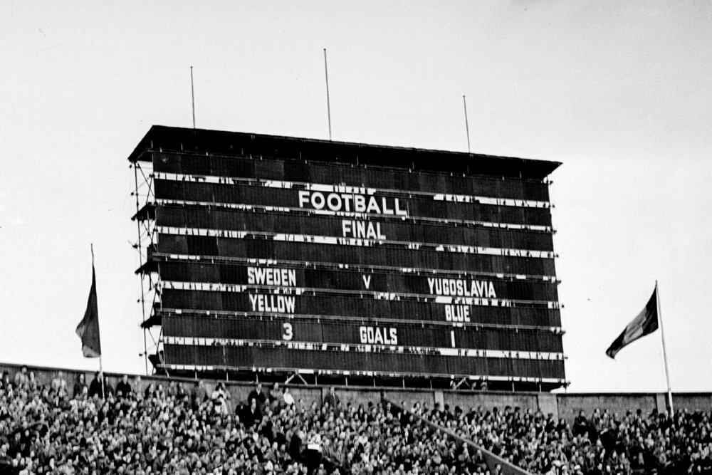 The scoreboard at Wembley Stadium, 1948.jpg