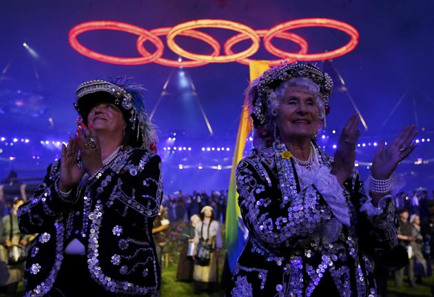 2012-07-27T205051Z_1665424782_LM2E87R1LWGAT_RTRMADP_3_OLY-OPEN-CEREMONY-DAY0-ACT1.JPG