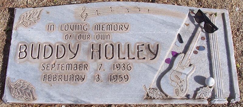 800px-Buddy_holley_headstone.jpg