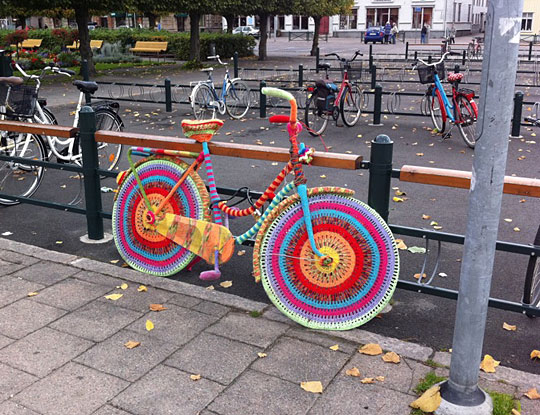 funny-bicycle-yarn-whool-decoration.jpg