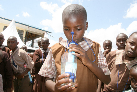 lifestraw02.jpg