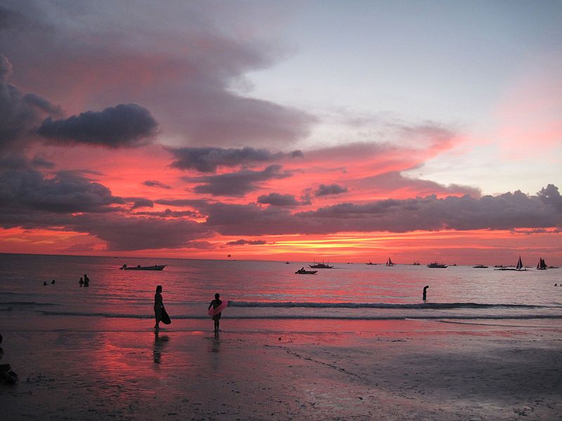 800px-Boracay_Cloudy_Sunset.JPG