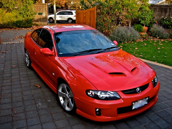 Holden VZ Monaro CV8 coupe 4.jpg