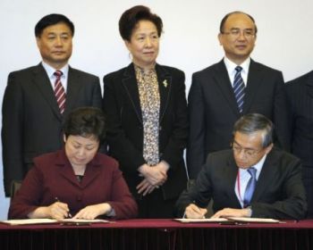 2011_Long_term_cooperation_agreement_Shenzhen.jpg