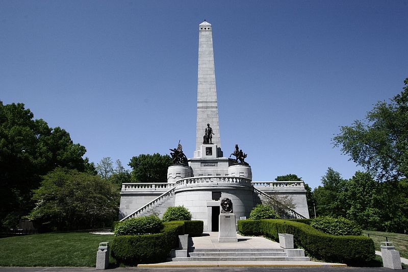 800px-Lincoln's_Tomb.JPG