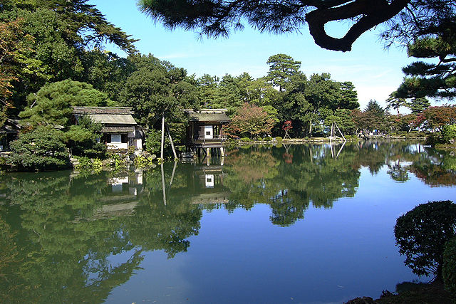 640px-Kenrokuen01-r.jpg