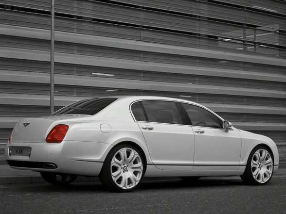 project-kahn-pearl-white-bentley-flying-spur-rear-side-588x441.jpg