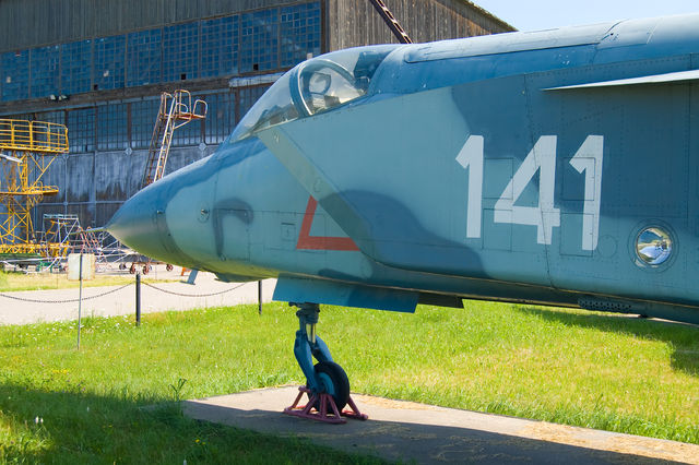 640px-Yakovlev_Yak-141_@_Central_Air_Force_Museum.jpg