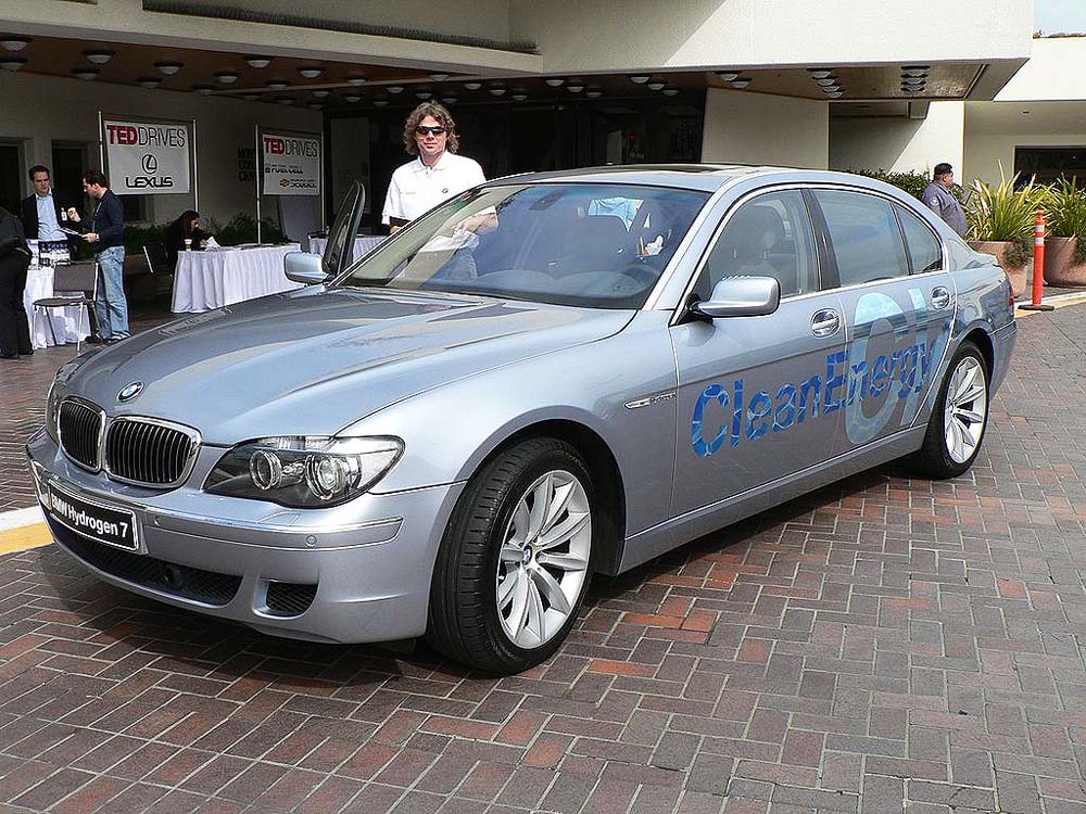 BMW_Hydrogen_7.jpg